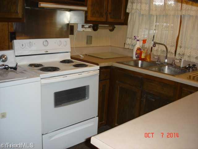 102 Fallen Oak Road Greensboro, NC 27455 - Photo 7 of 8 Kitchen.