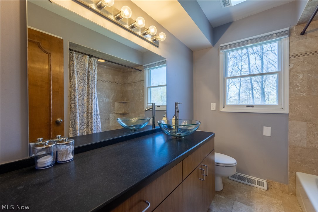 1092 Gordon Road Lyndhurst, OH 44124 - Photo 27 of 35