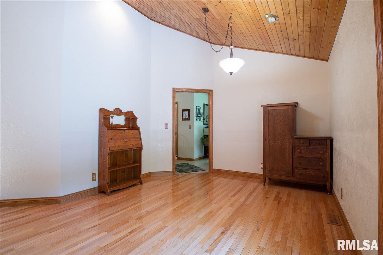 19820 North Blue Ridge Road Chillicothe, IL 61523 - Photo 22 of 36 Gallery Image 22