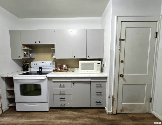 $88,000 | 542 South Pearl Street, Galesburg, IL 61401