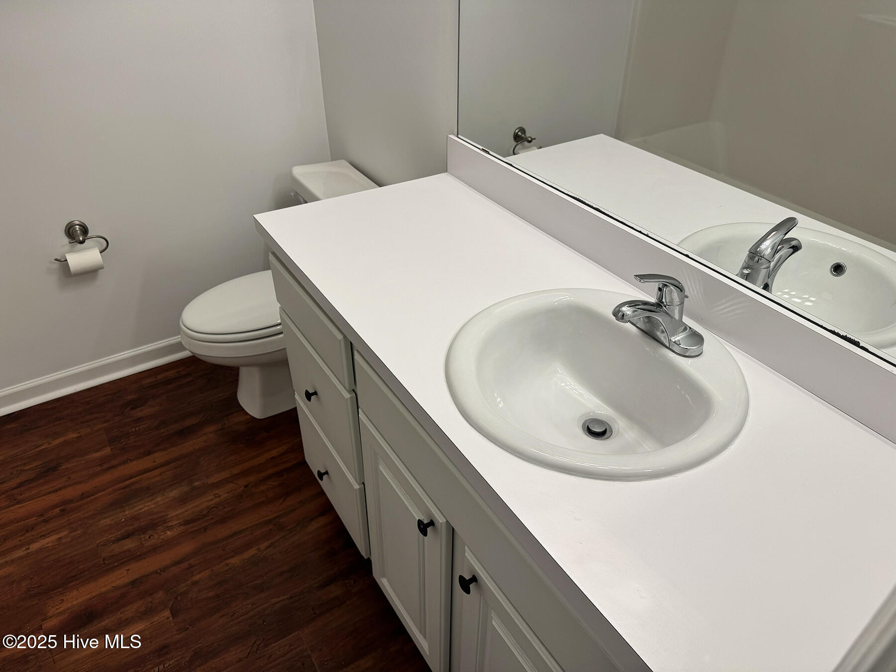 902 Litchfield Way, Unit K Wilmington, NC 28405 - Photo 13 of 16 902LitchfieldWayK_GuestBath2_lg