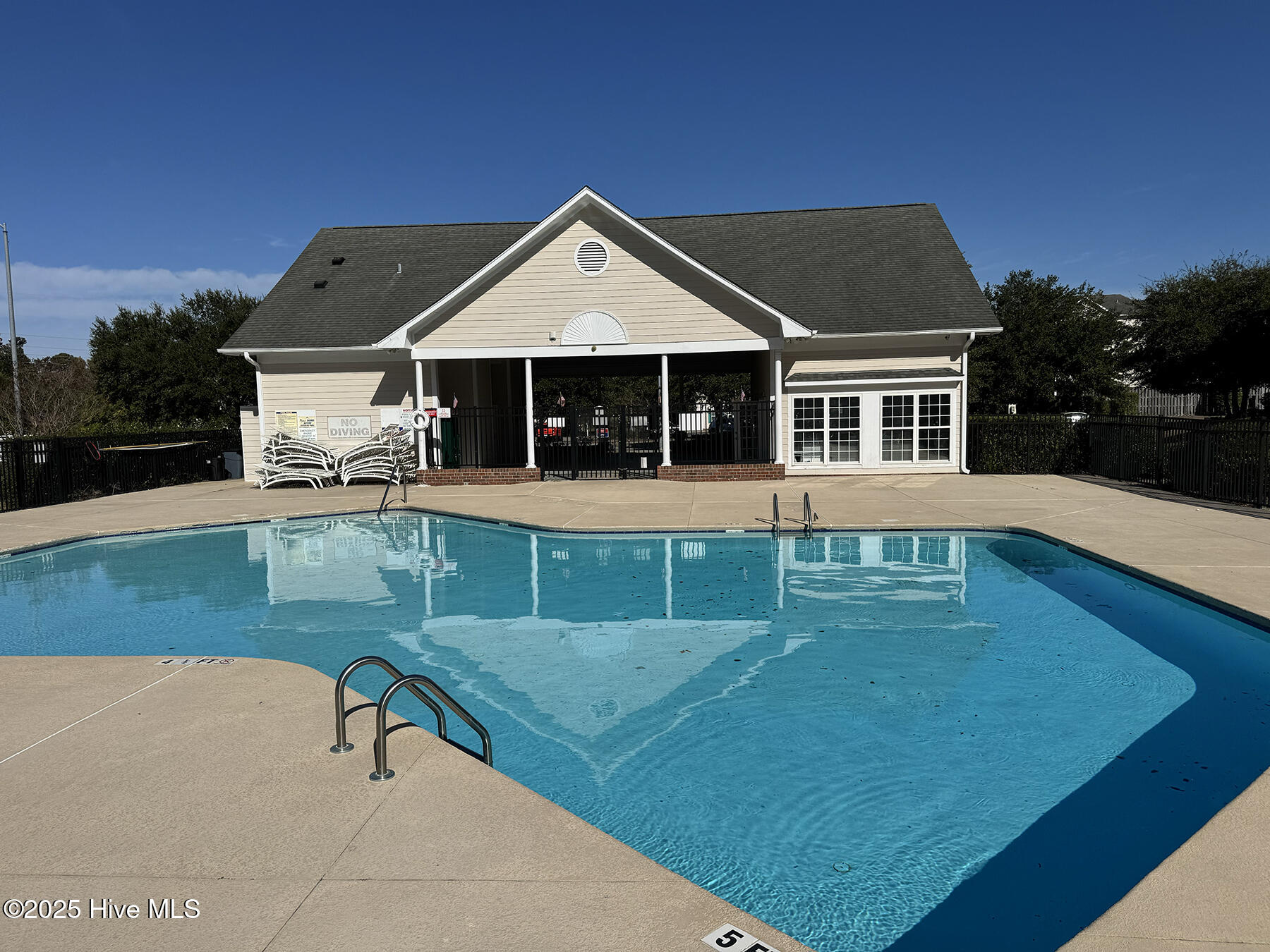 902 Litchfield Way, Unit K Wilmington, NC 28405 - Photo 15 of 16 CapeCottagePool2