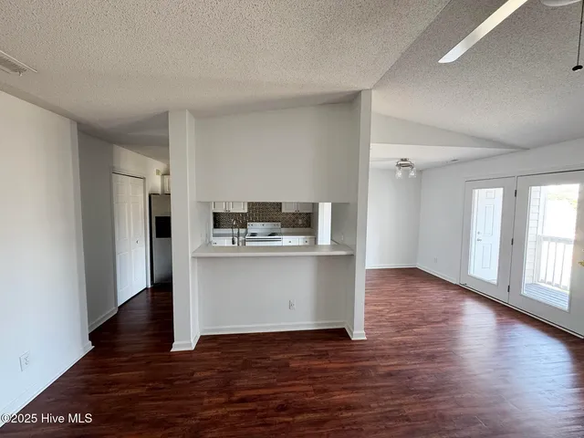 $1,600 | 902 Litchfield Way, Unit K, Wilmington, NC 28405