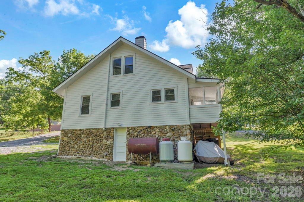 1415 Roan Road Spruce Pine, NC 28777 - Photo 37 of 42