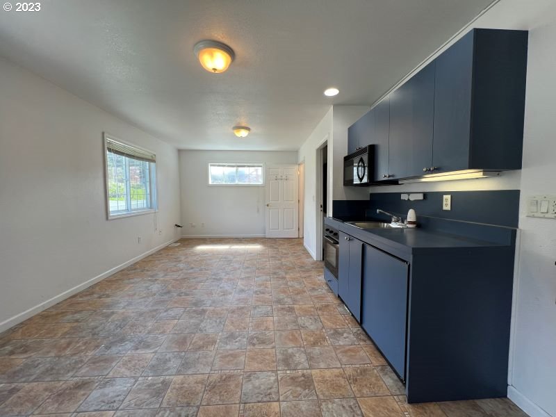 94640 Grange Road Gold Beach, OR 97444 - Photo 8 of 48