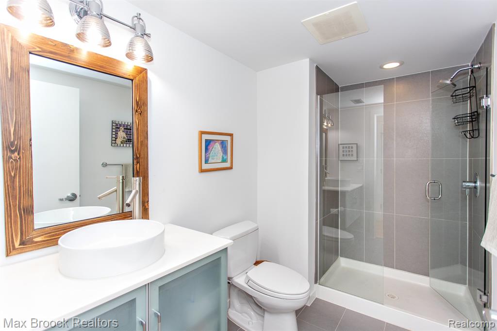 211 East 9 Mile Road, Unit 307 Ferndale, MI 48220 - Photo 9 of 60