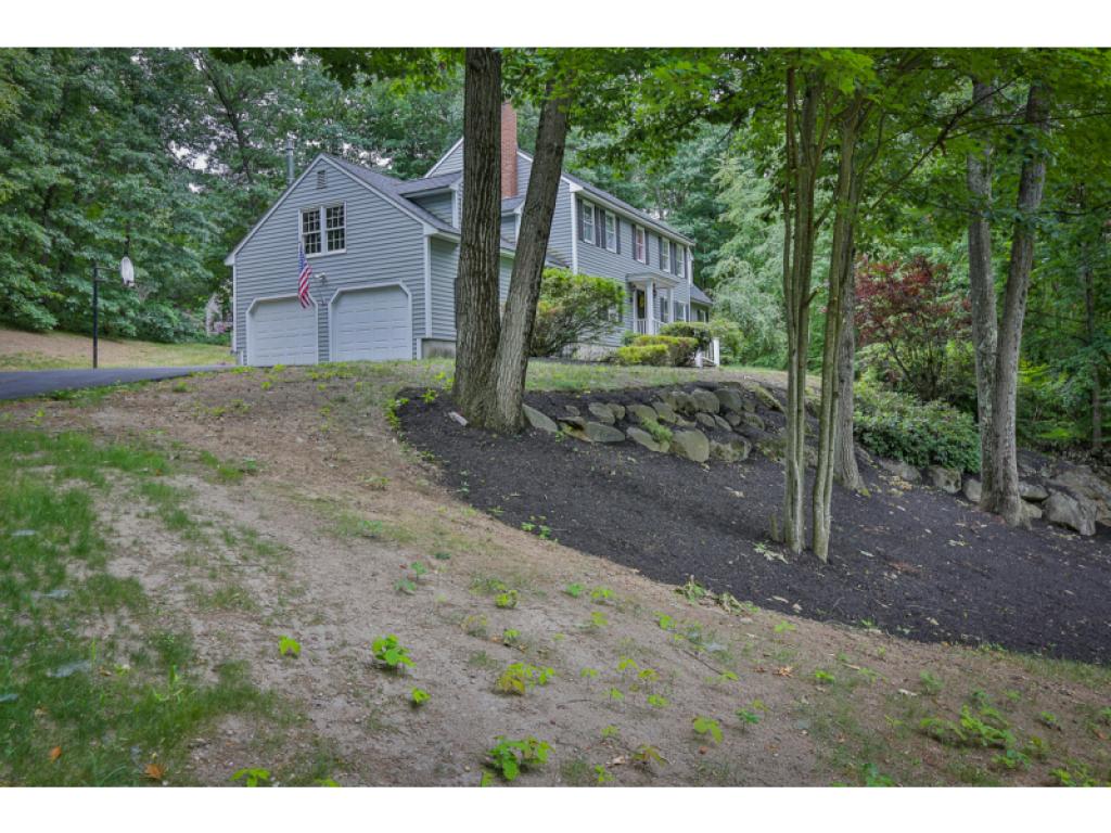 10 Hope Hill Road Derry, NH 03038 - Photo 4 of 32