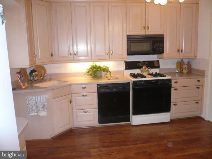 1100 Ryegate Road Towson, MD 21286 - Photo 18 of 30 Kitchen