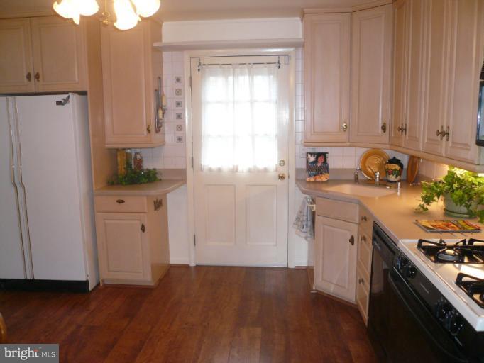 1100 Ryegate Road Towson, MD 21286 - Photo 26 of 30 Kitchen