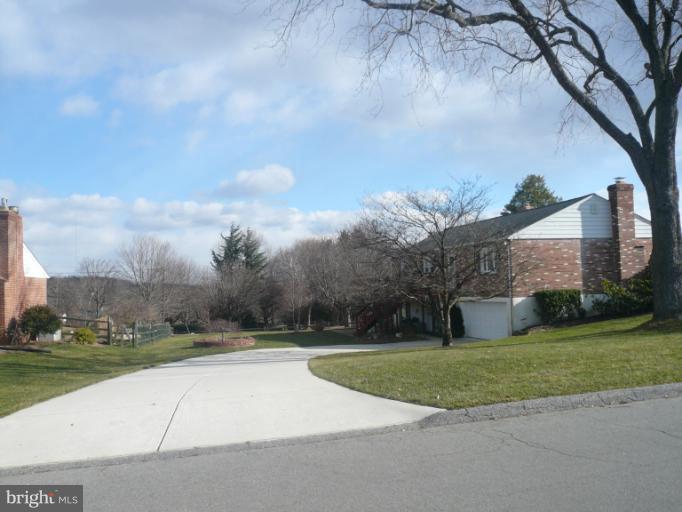 1100 Ryegate Road Towson, MD 21286 - Photo 10 of 30 Exterior (General)