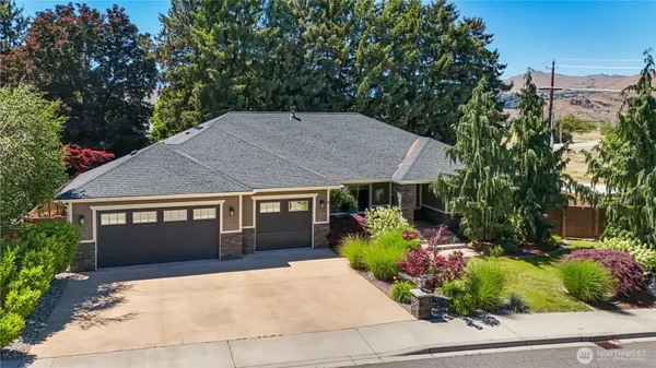 $775,000 | 3484 Ashwood Drive, East Wenatchee, WA 98802