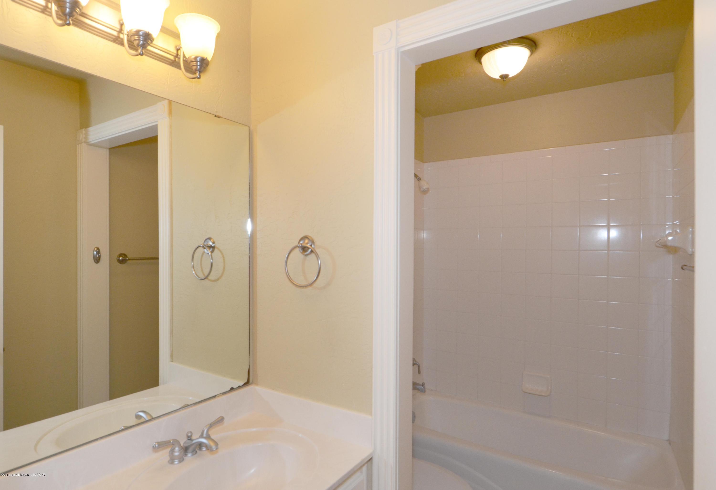 16601 Country Road Canyon, TX 79015 - Photo 14 of 26 14 Bathroom