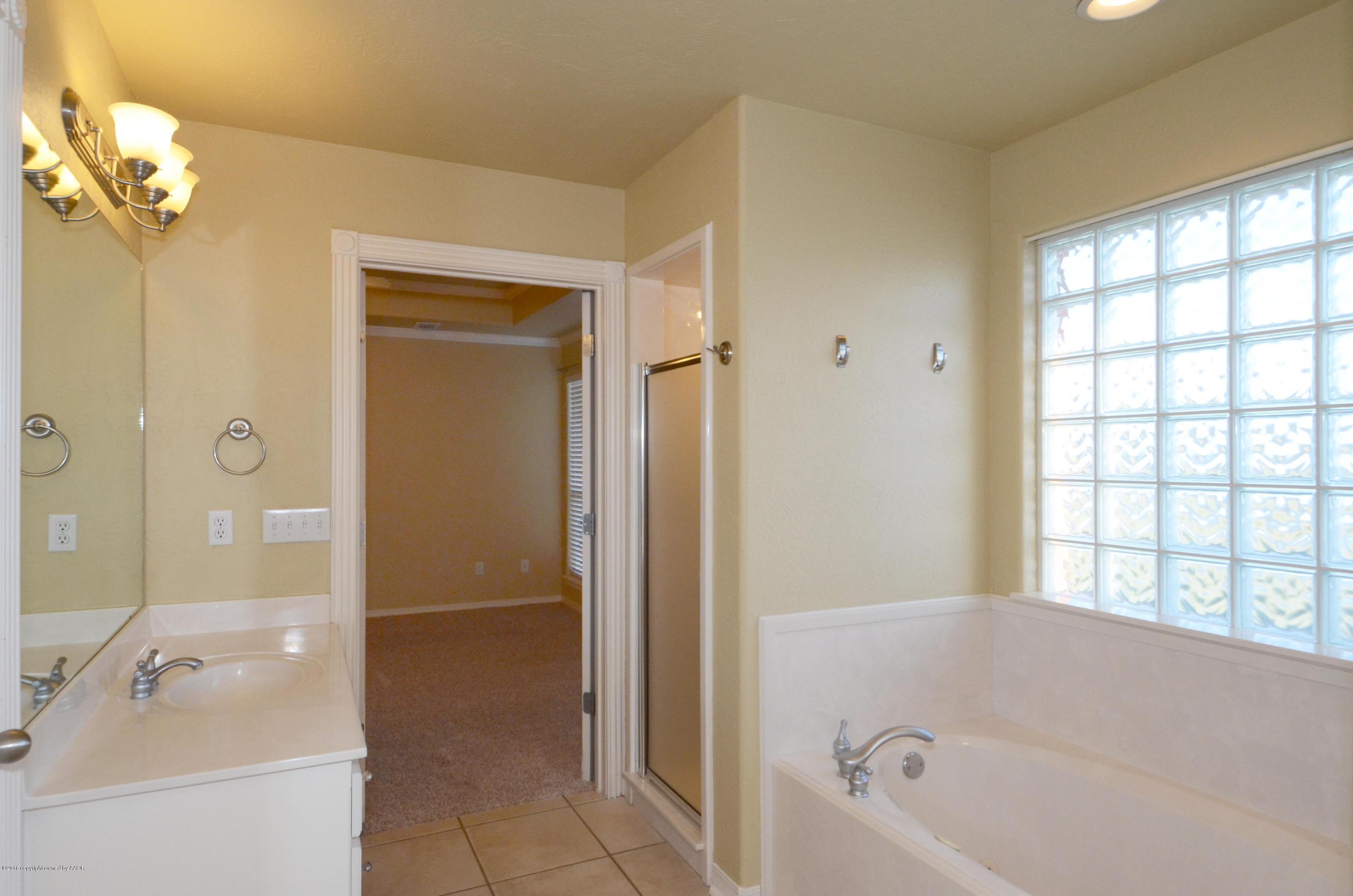 16601 Country Road Canyon, TX 79015 - Photo 20 of 26 20 Master Bathroom 2