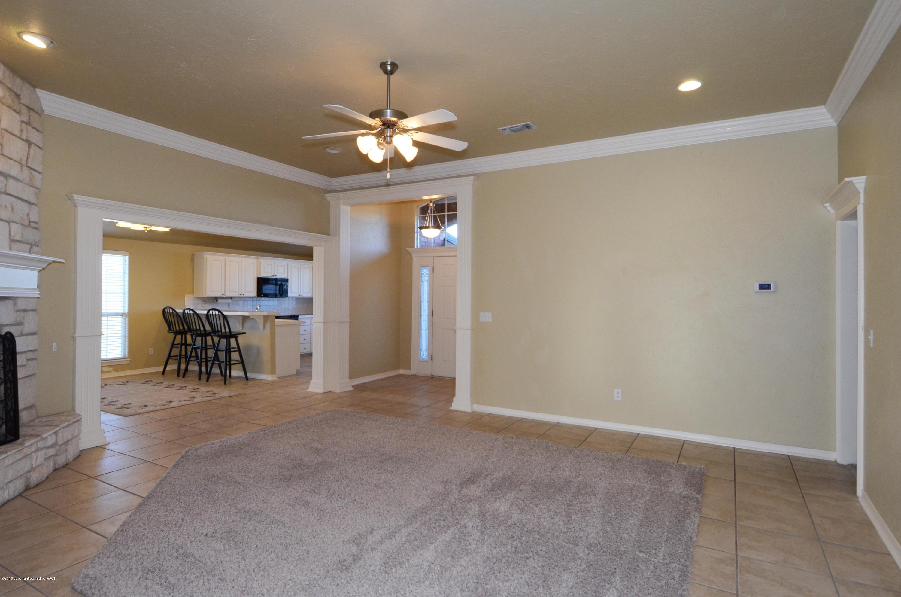 04 Living Room 3