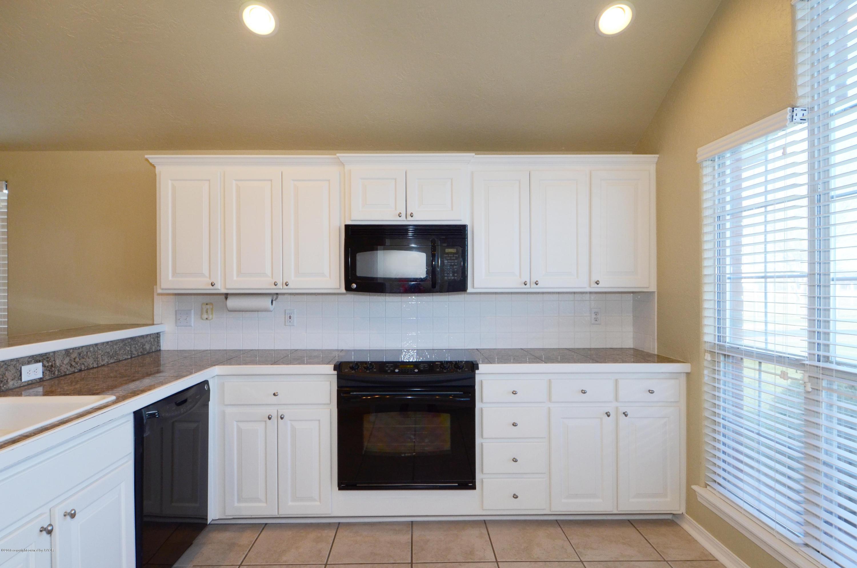 07 Kitchen 2