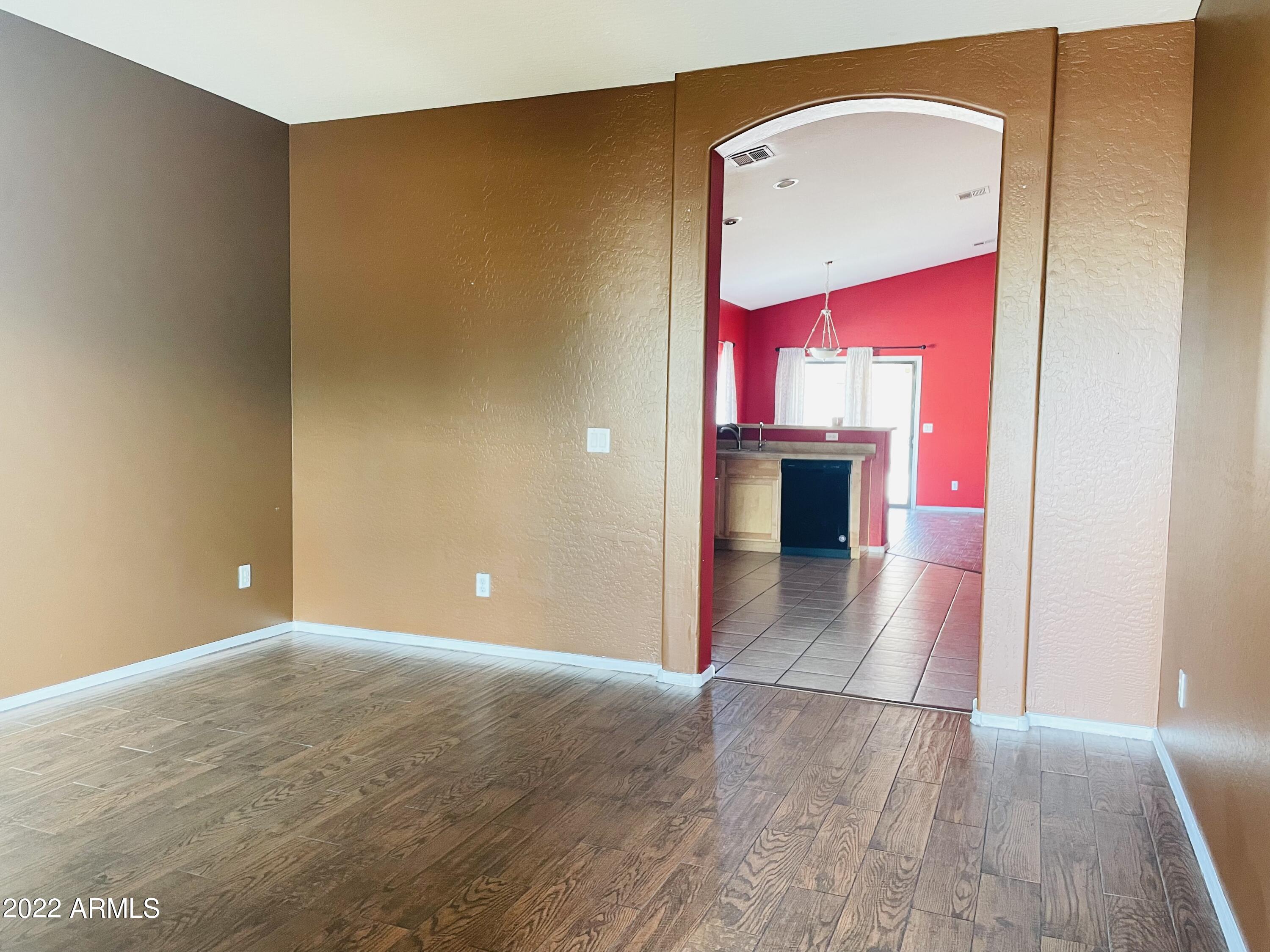 1215 West Carson Road Phoenix, AZ 85041 - Photo 3 of 42 Entry formal rm