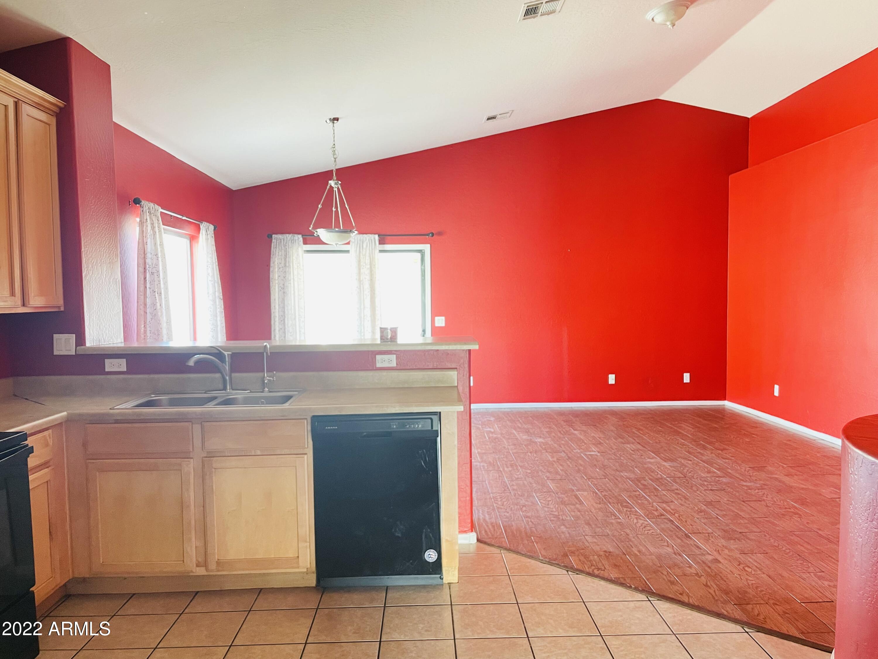 1215 West Carson Road Phoenix, AZ 85041 - Photo 5 of 42 Kitchen pic 2