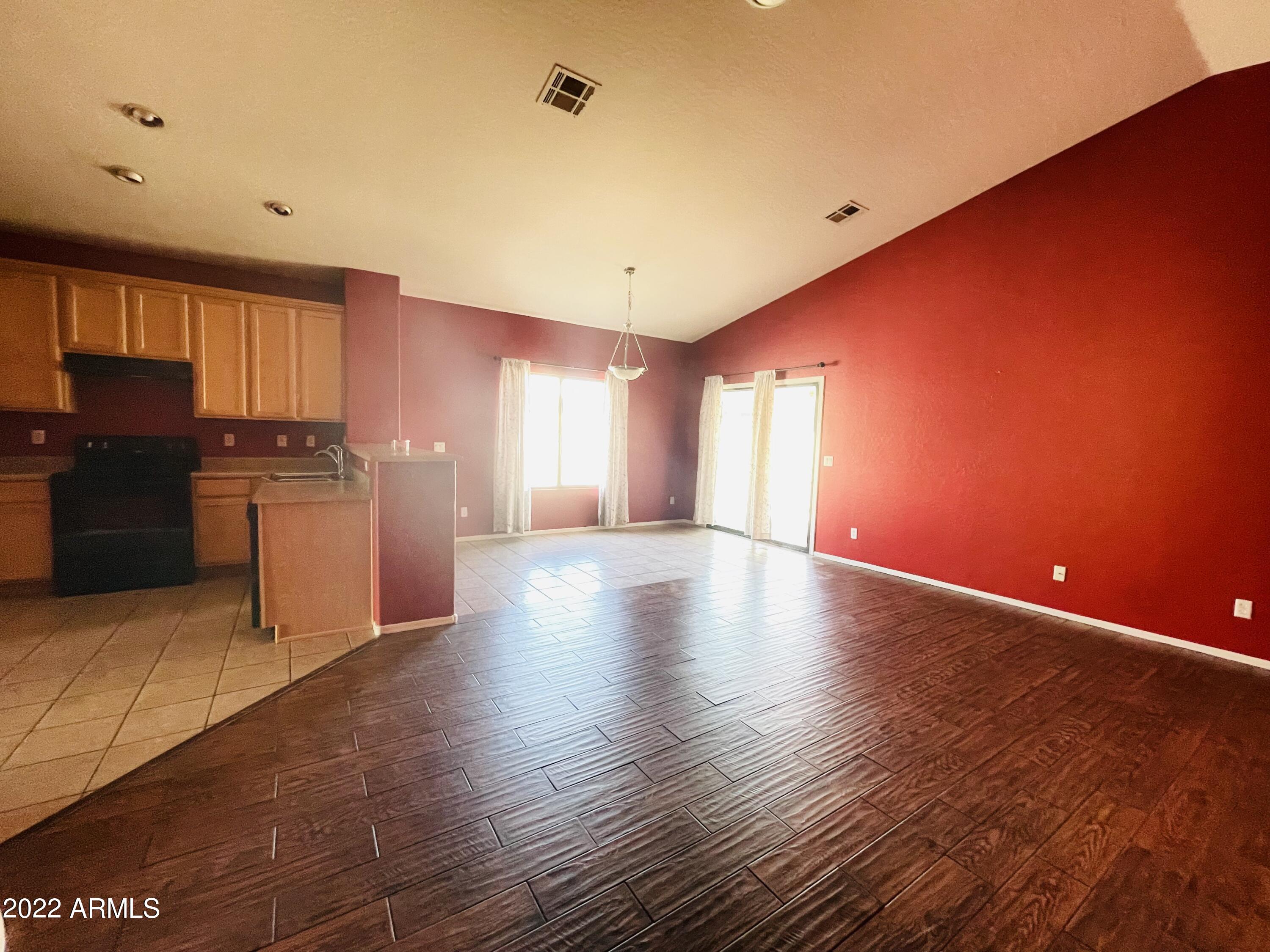 1215 West Carson Road Phoenix, AZ 85041 - Photo 6 of 42 Family room