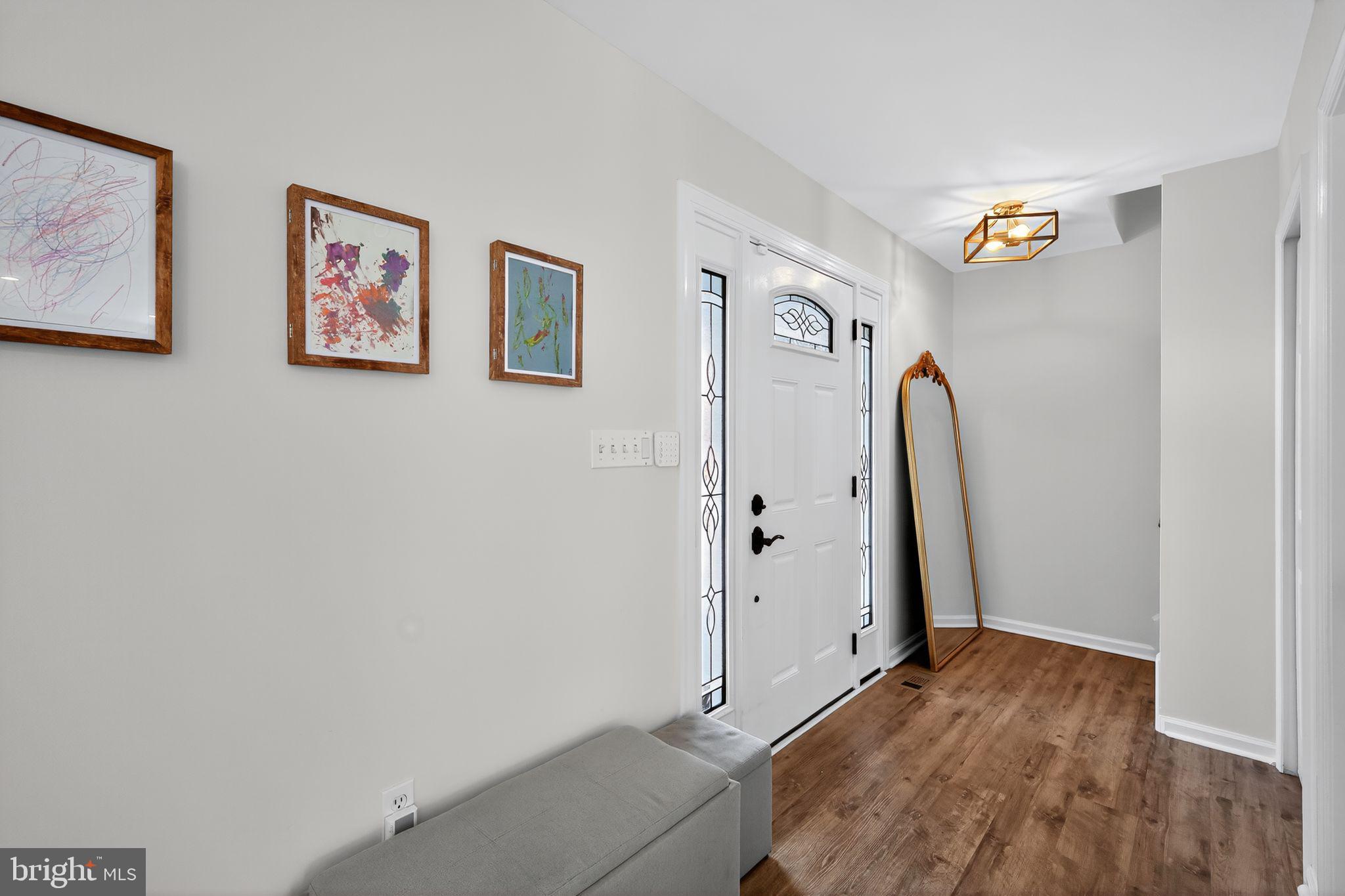 1571 Lane Drive Edgewater, MD 21037 - Photo 5 of 40 Foyer