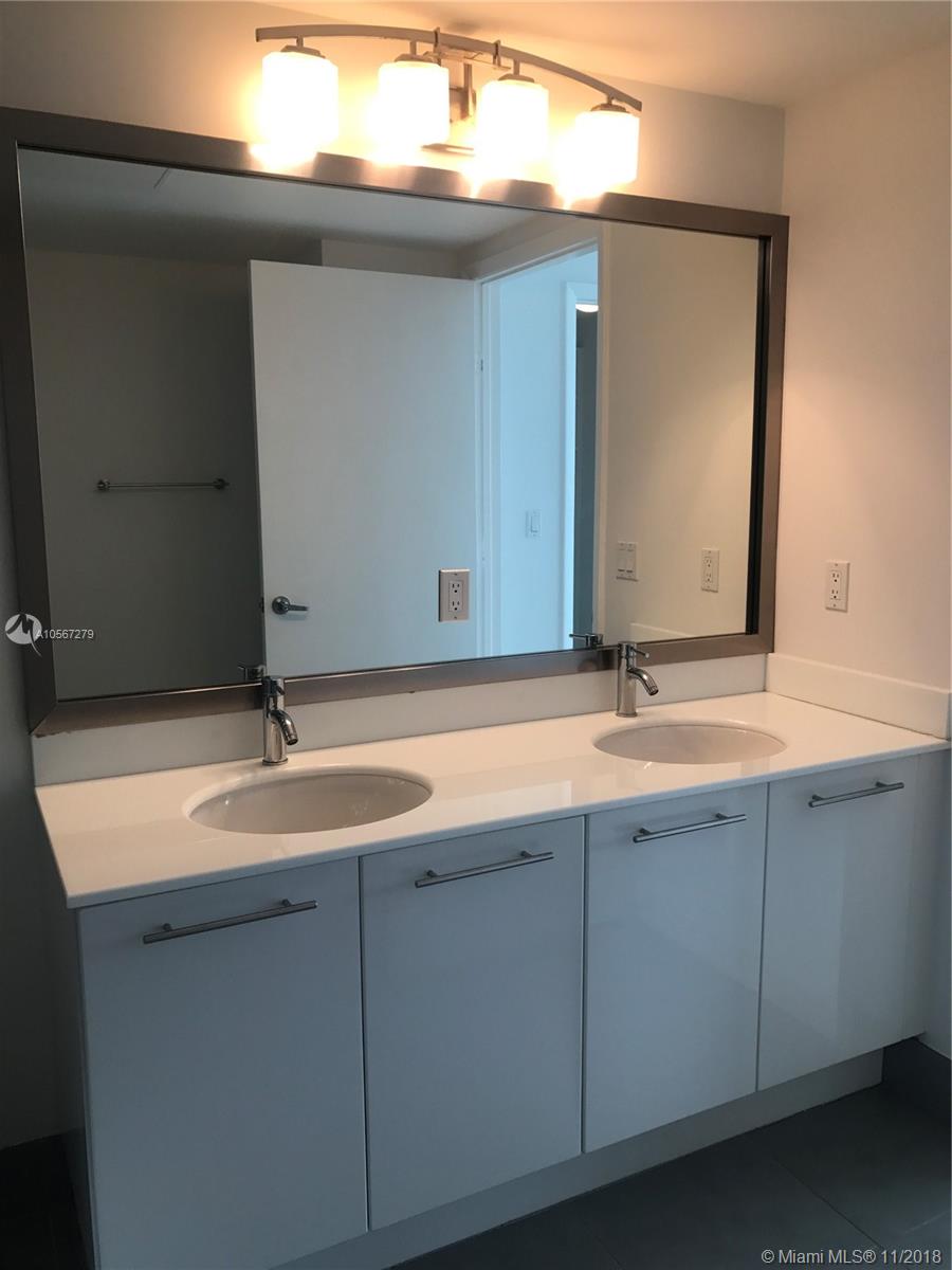 92 Southwest 3rd Street, Unit 4408 Miami, FL 33130 - Photo 7 of 10