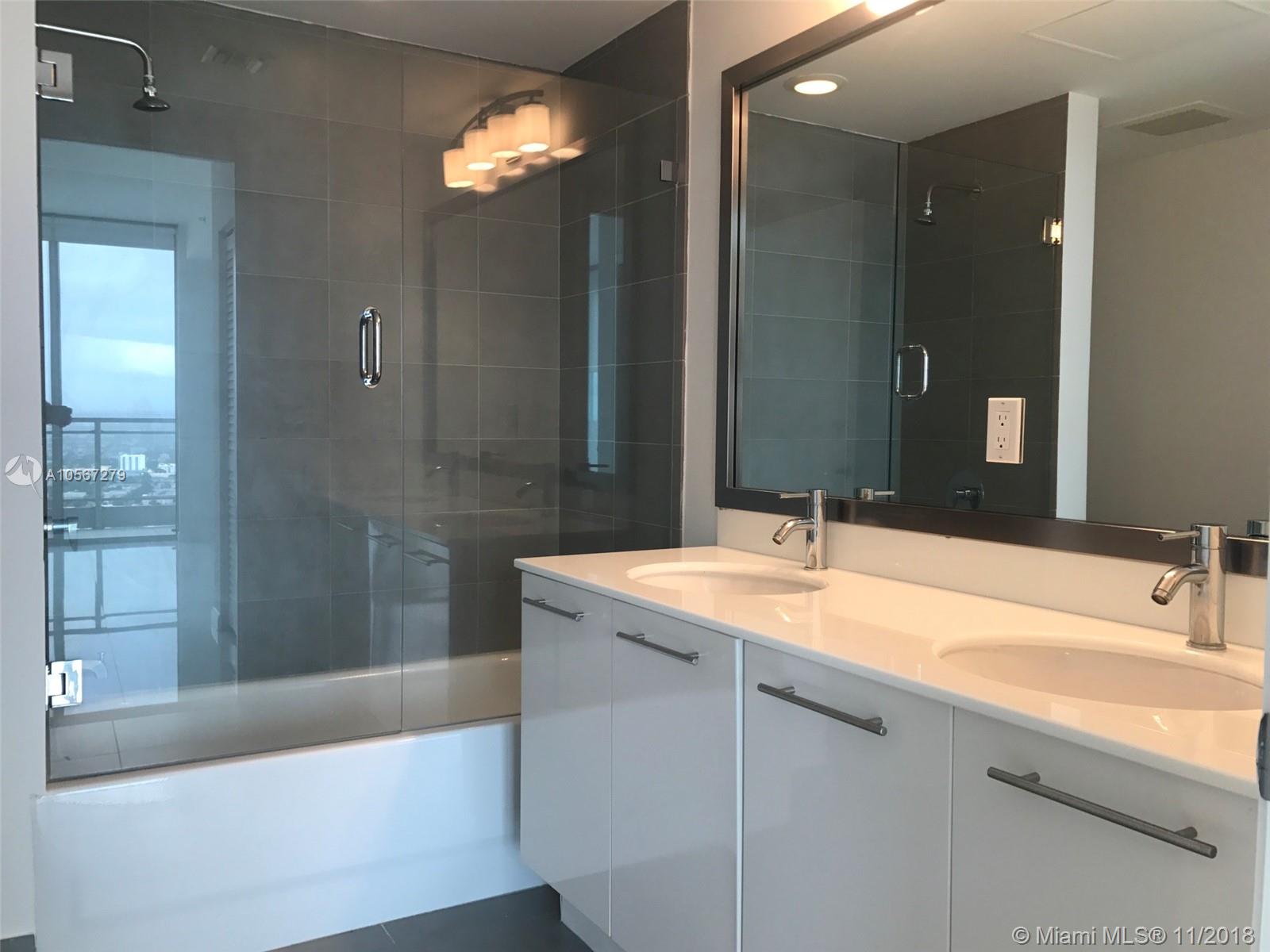 92 Southwest 3rd Street, Unit 4408 Miami, FL 33130 - Photo 8 of 10