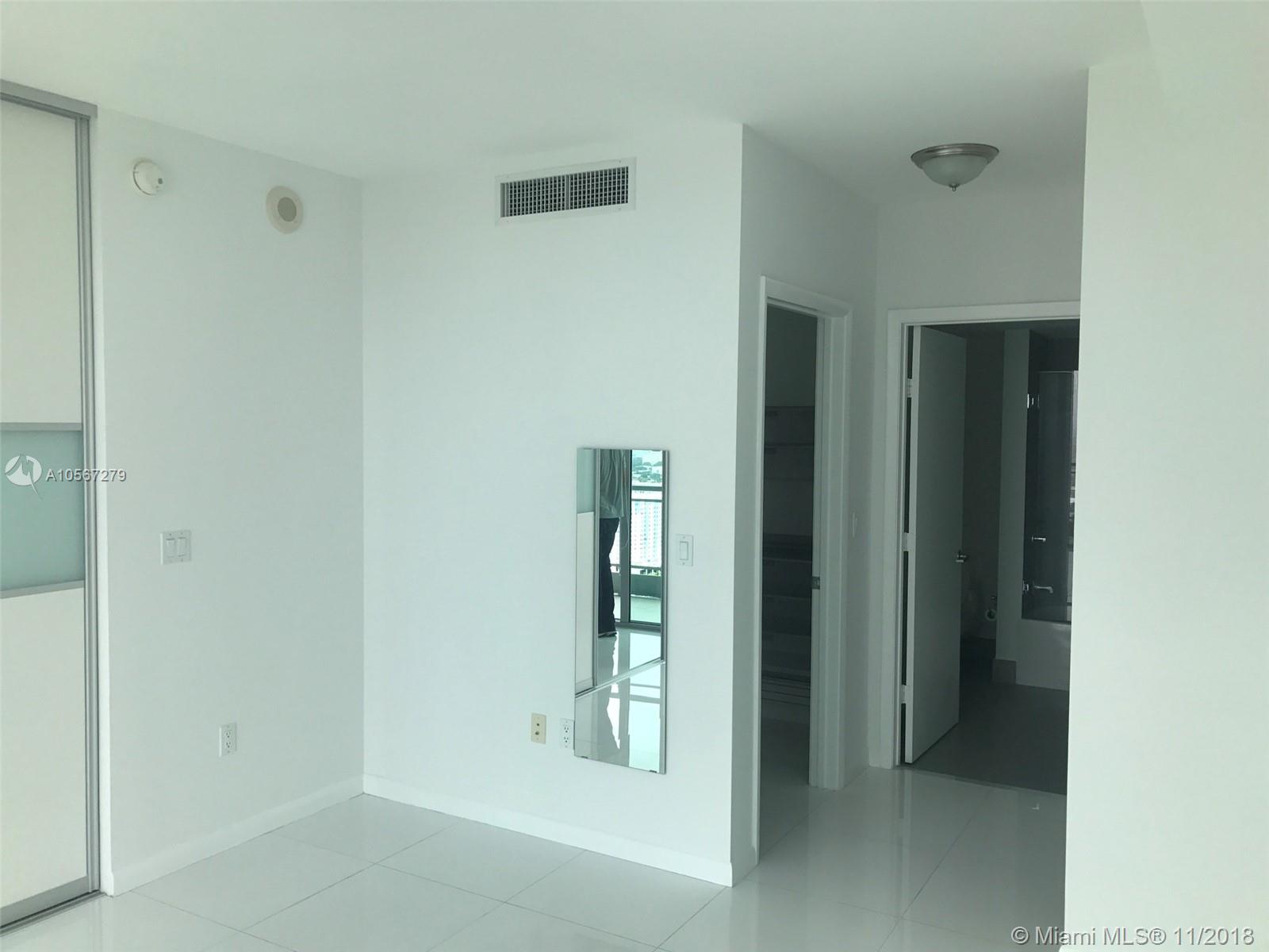 92 Southwest 3rd Street, Unit 4408 Miami, FL 33130 - Photo 9 of 10