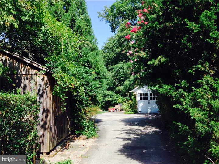 411 Conestoga Road Wayne, PA 19087 - Photo 24 of 25 Driveway