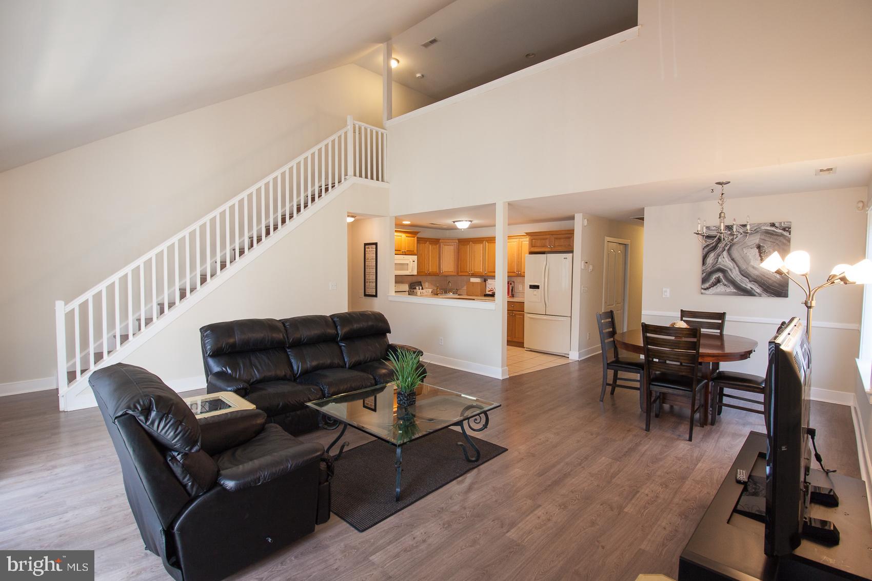 1630 Welsh Road, Unit 40E Philadelphia, PA 19115 - Photo 4 of 40
