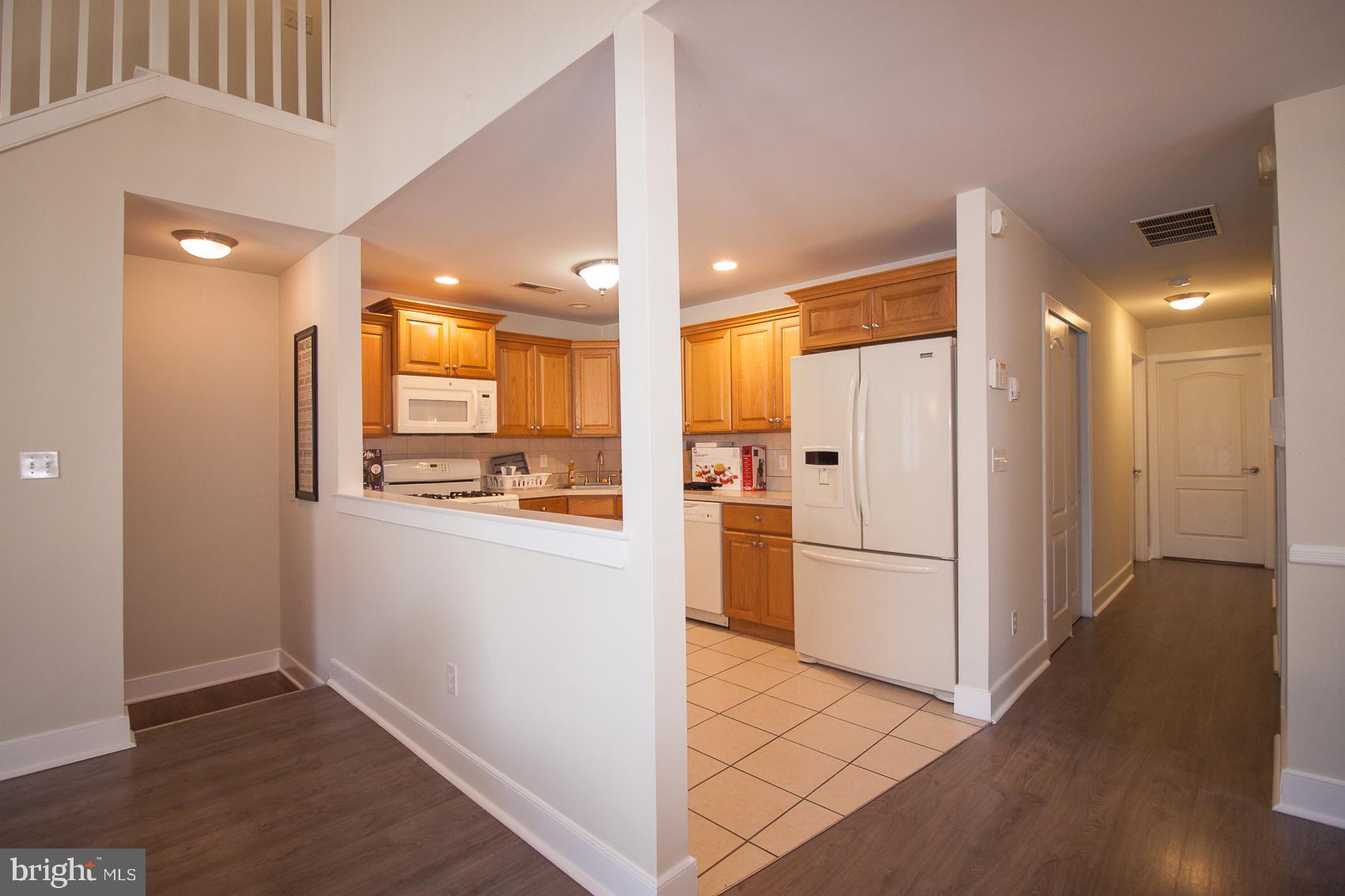 1630 Welsh Road, Unit 40E Philadelphia, PA 19115 - Photo 10 of 40