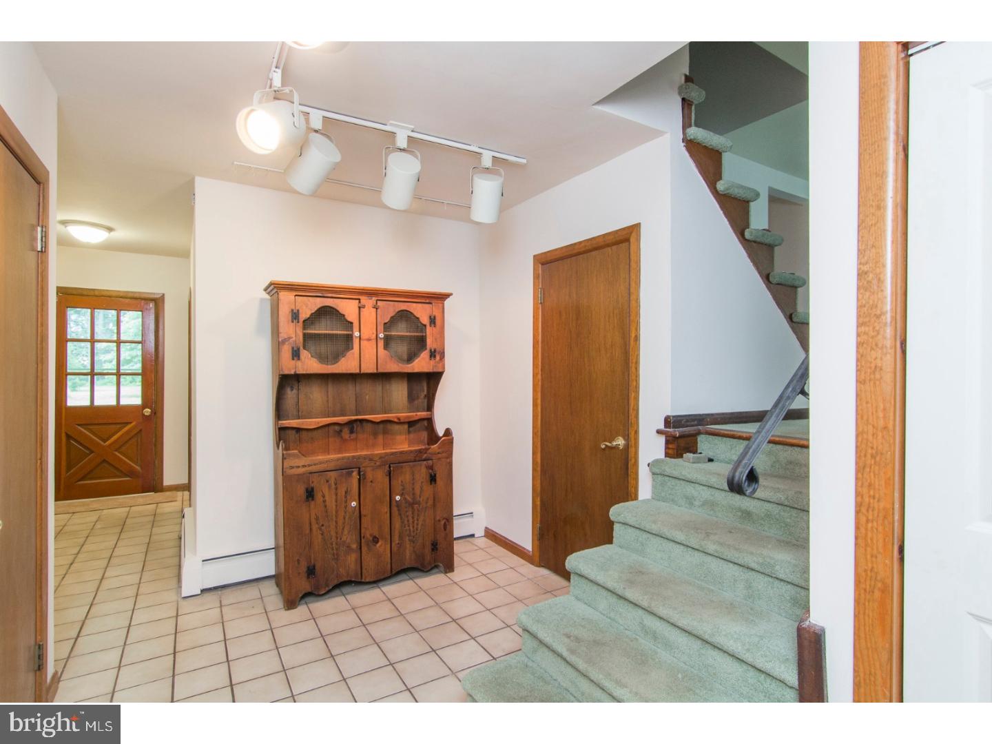 1706 Moyer Road Hatfield, PA 19440 - Photo 3 of 25 Foyer