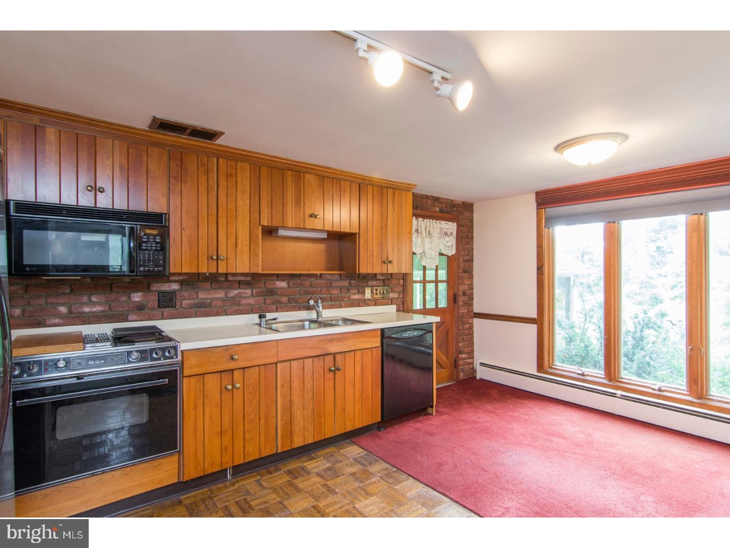 1706 Moyer Road Hatfield, PA 19440 - Photo 10 of 25 Kitchen
