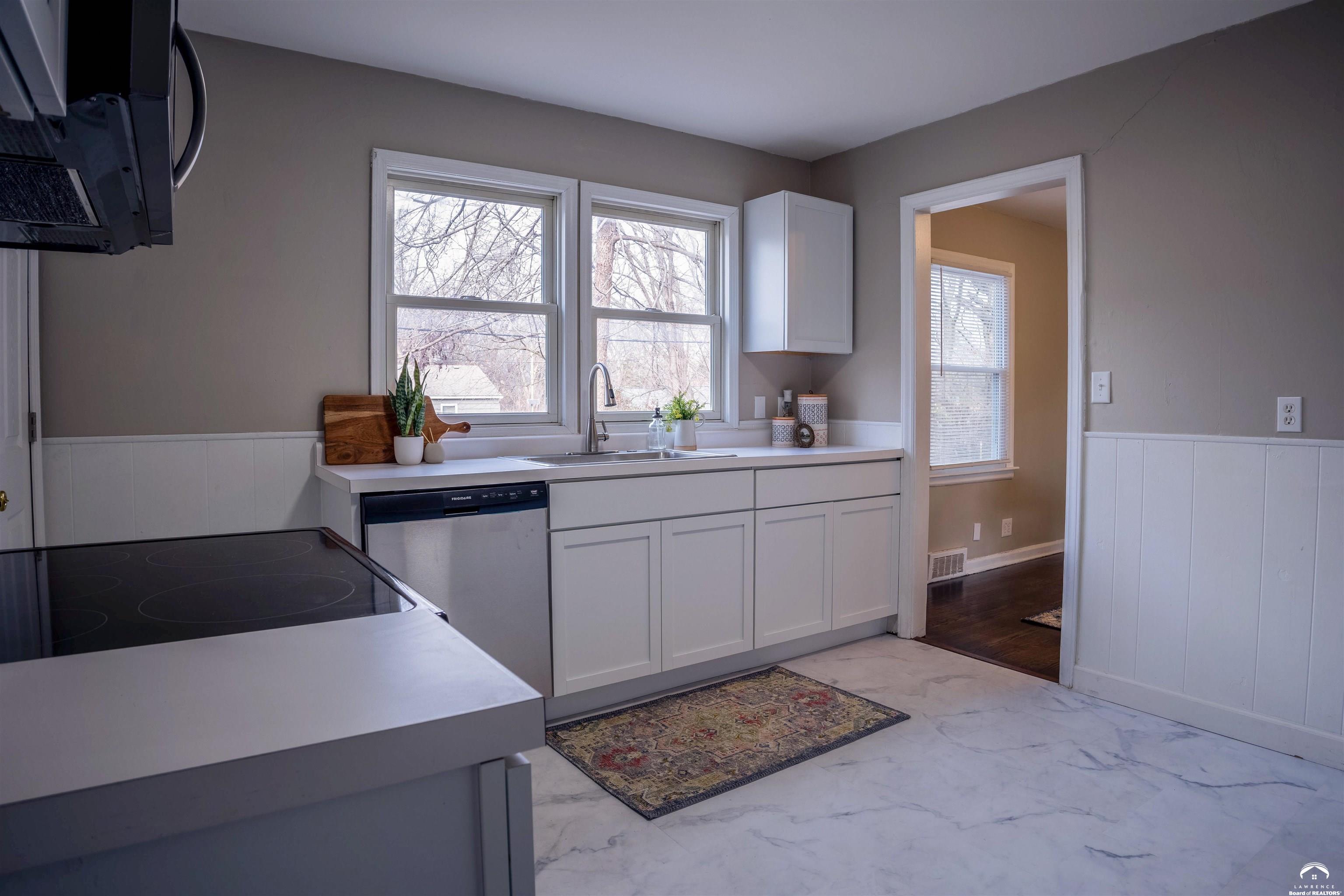 314 Oklahoma Street Lawrence, KS 66046 - Photo 8 of 19