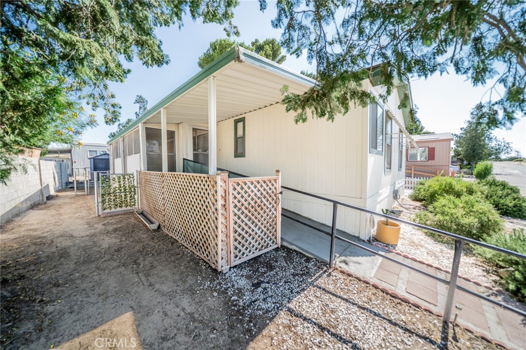 10200 Johnson Road, Unit 55 Phelan, CA 92371 - Photo 3 of 35