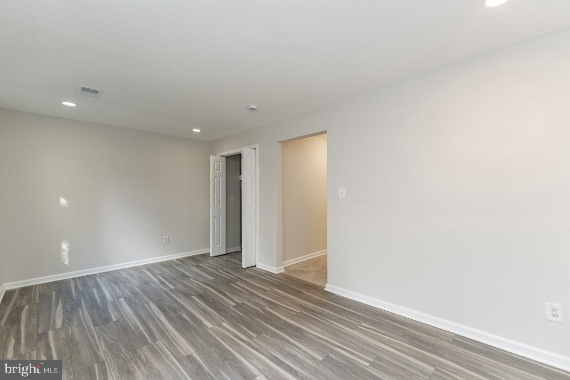 2442 Southgate Square Reston, VA 20191 - Photo 13 of 23
