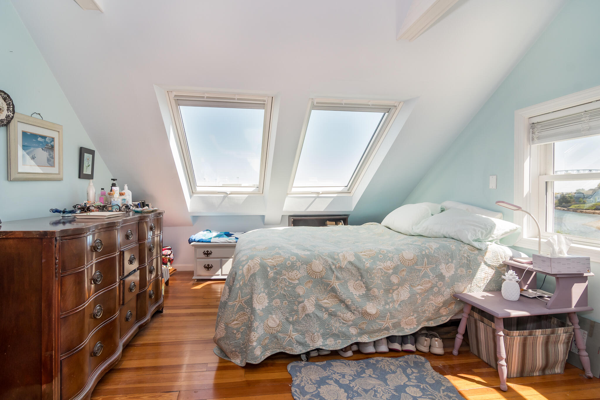 160 Jefferson Road Bourne, MA 02532 - Photo 29 of 45 Roof Window Bedroom