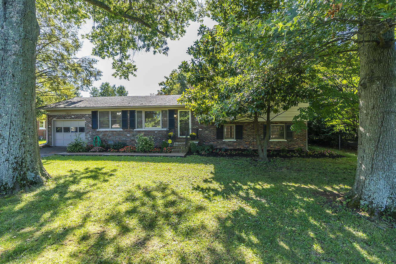 1890 Parkers Mill Road Lexington, KY 40504 - Photo 1 of 37 1890parkers01 copy