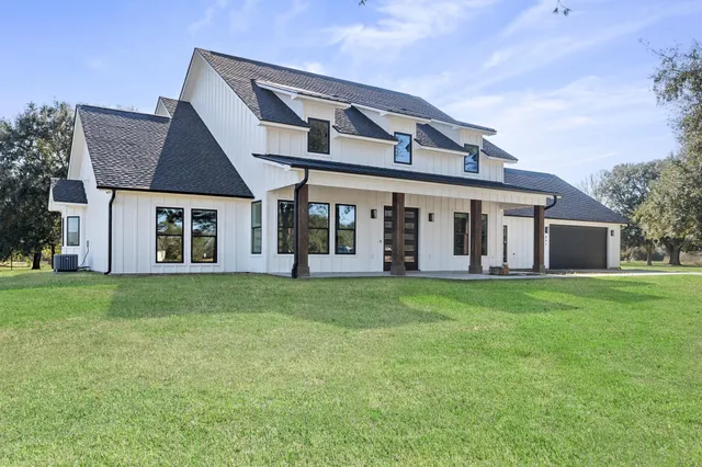 $650,000 | 847 West Buccaneer Drive, Winnie, TX 77665