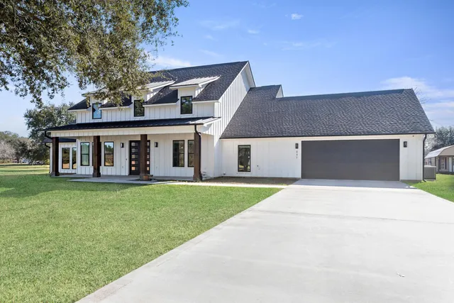 $650,000 | 847 West Buccaneer Drive, Winnie, TX 77665