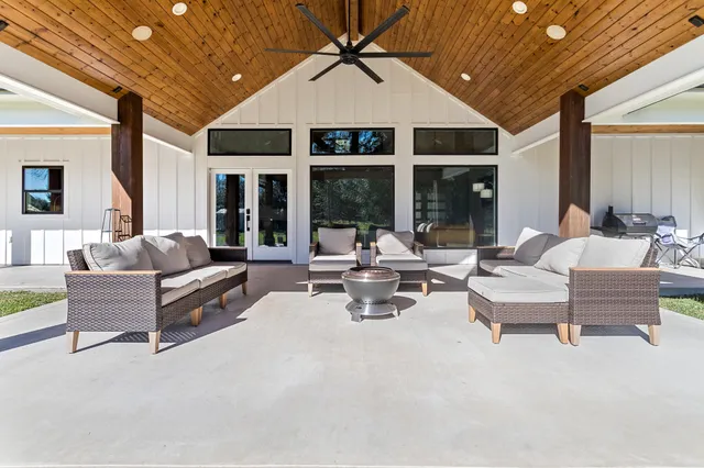 $650,000 | 847 West Buccaneer Drive, Winnie, TX 77665