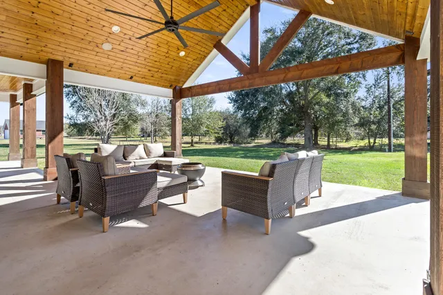 $650,000 | 847 West Buccaneer Drive, Winnie, TX 77665