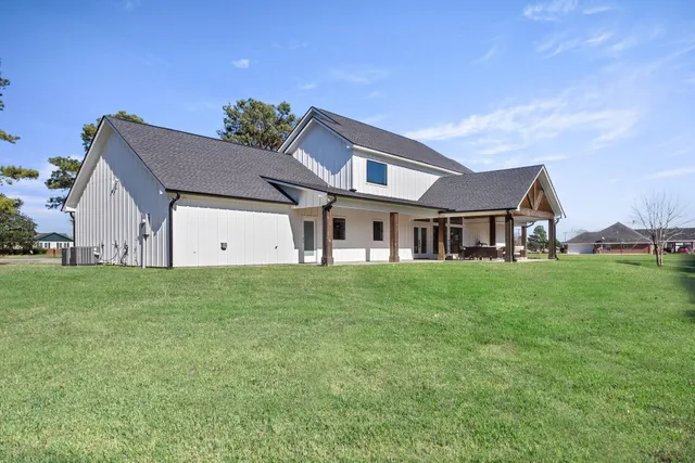 $650,000 | 847 West Buccaneer Drive, Winnie, TX 77665