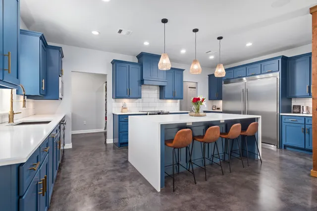 $650,000 | 847 West Buccaneer Drive, Winnie, TX 77665