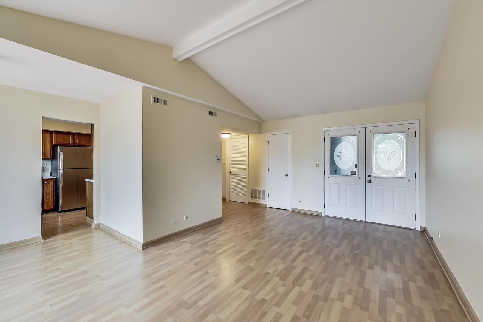 27 White Pine Drive Schaumburg, IL 60193 - Photo 4 of 27