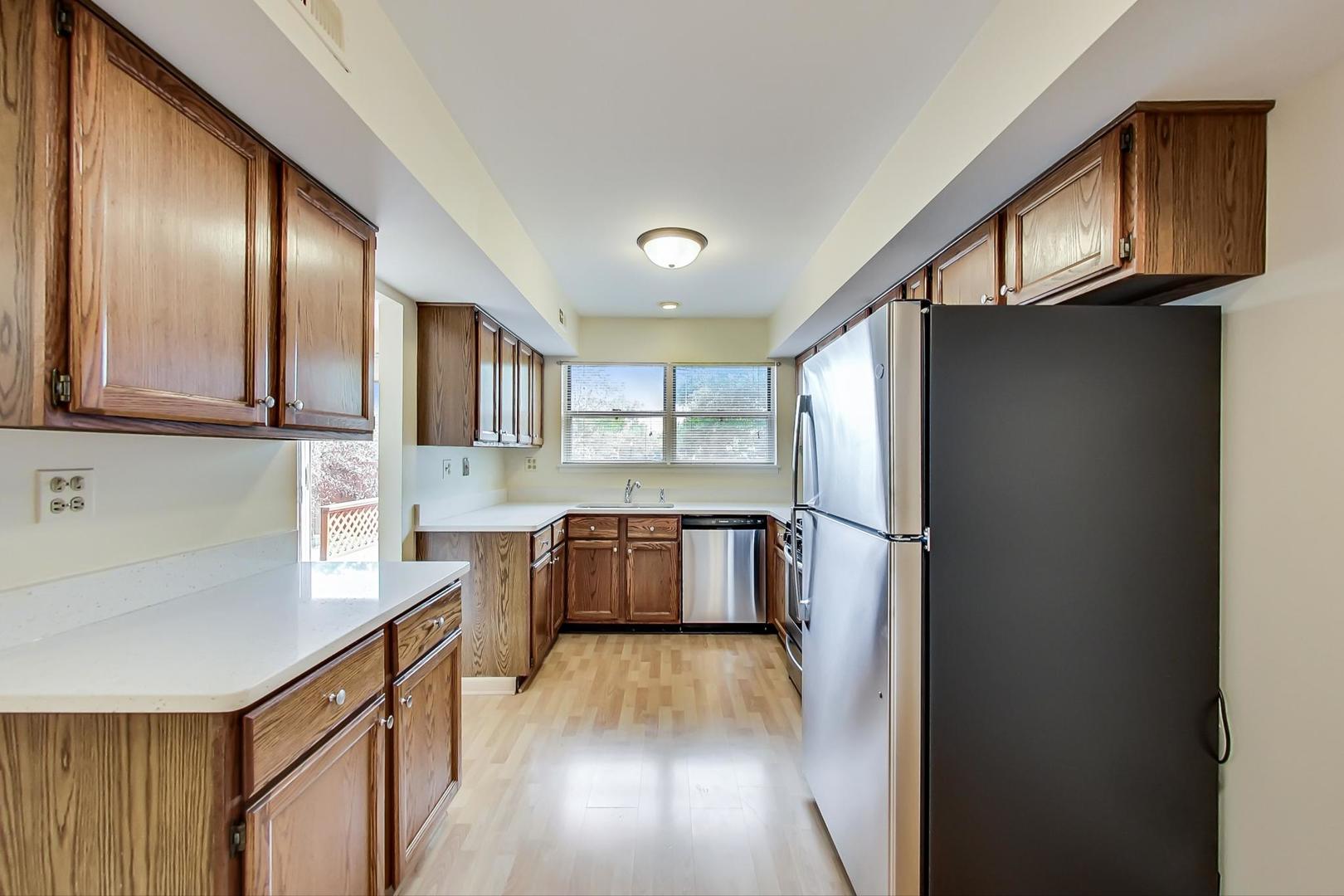 27 White Pine Drive Schaumburg, IL 60193 - Photo 7 of 27