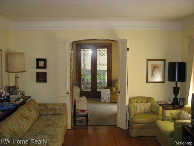 16720 Edinborough Road Detroit, MI 48219 - Photo 4 of 8 Living Room 2