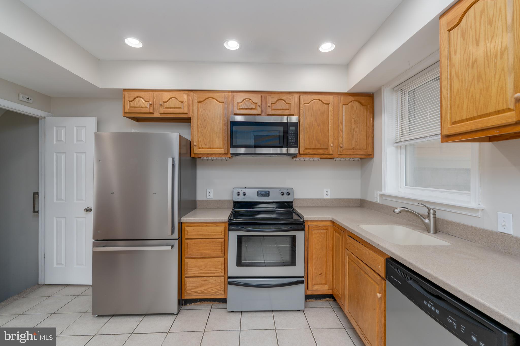 800 Grundy Street Baltimore, MD 21224 - Photo 12 of 41 Kitchen