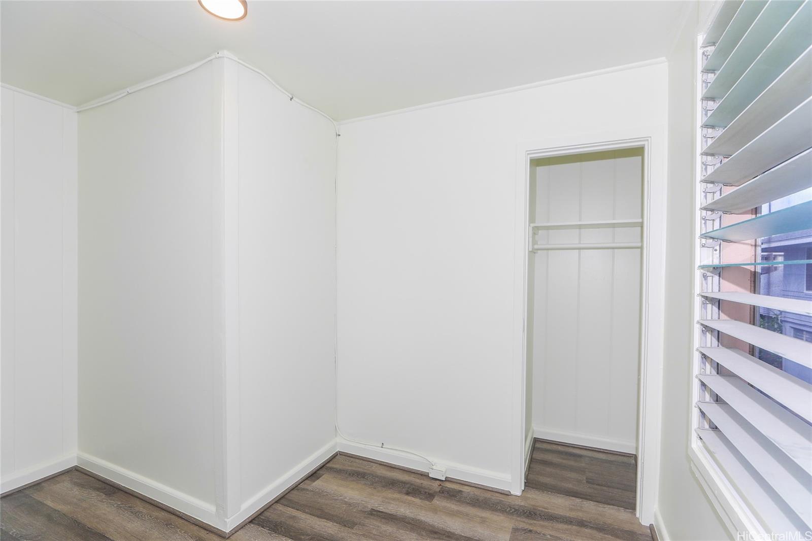 1719 Nuuanu Avenue, Unit 5E Honolulu, HI 96817 - Photo 18 of 25 a view of an empty room