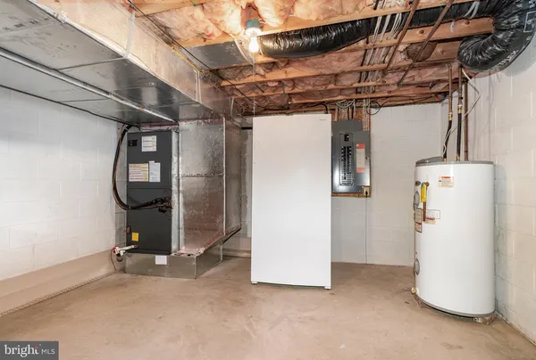 a view of a storage & utility room