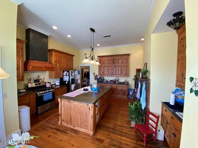 $225,000 | 209 Downing Street, Hazlehurst, MS 39083