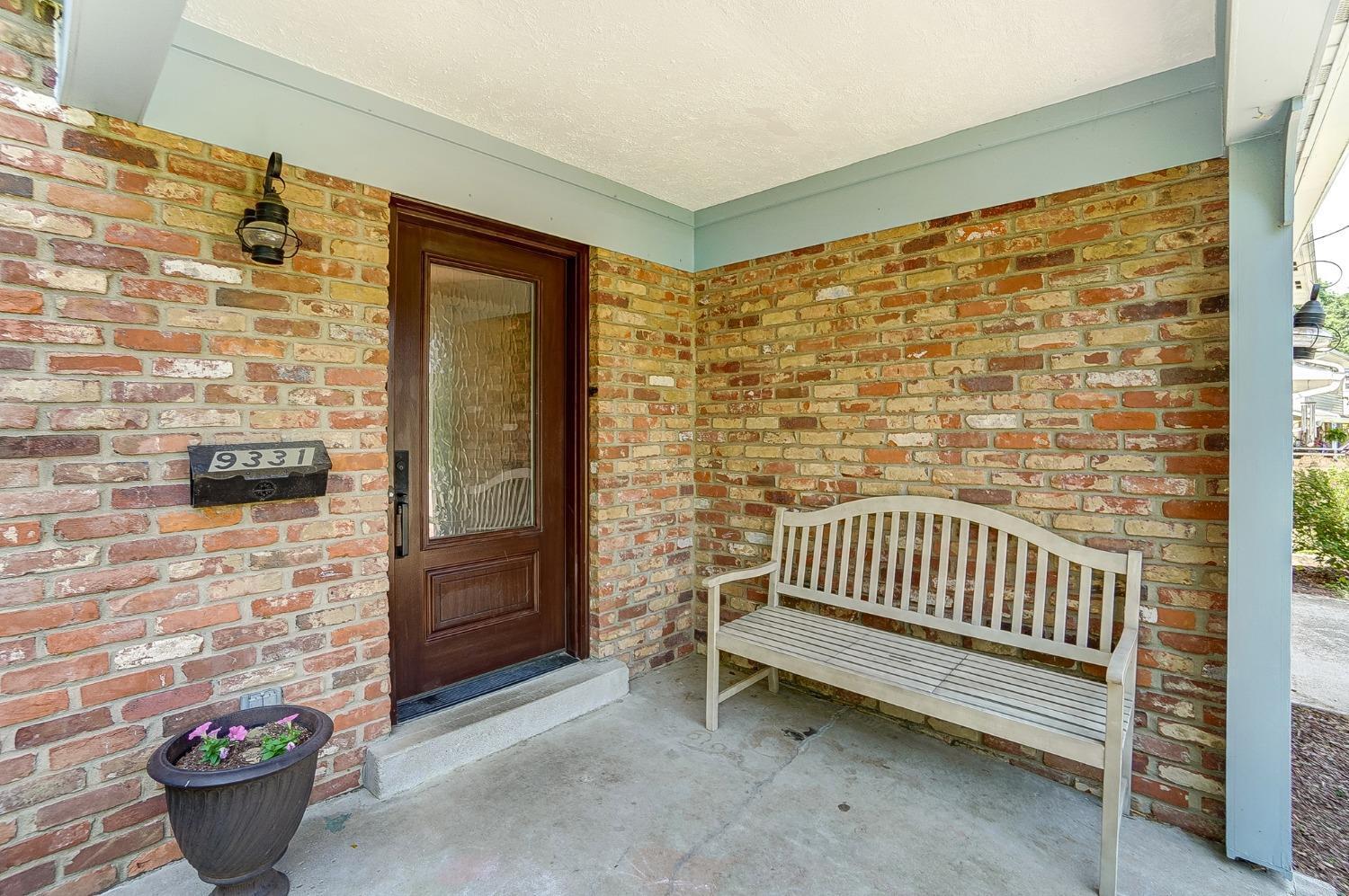 9331 Ranchill Drive Cincinnati, OH 45231 - Photo 4 of 42 Gallery Image 4